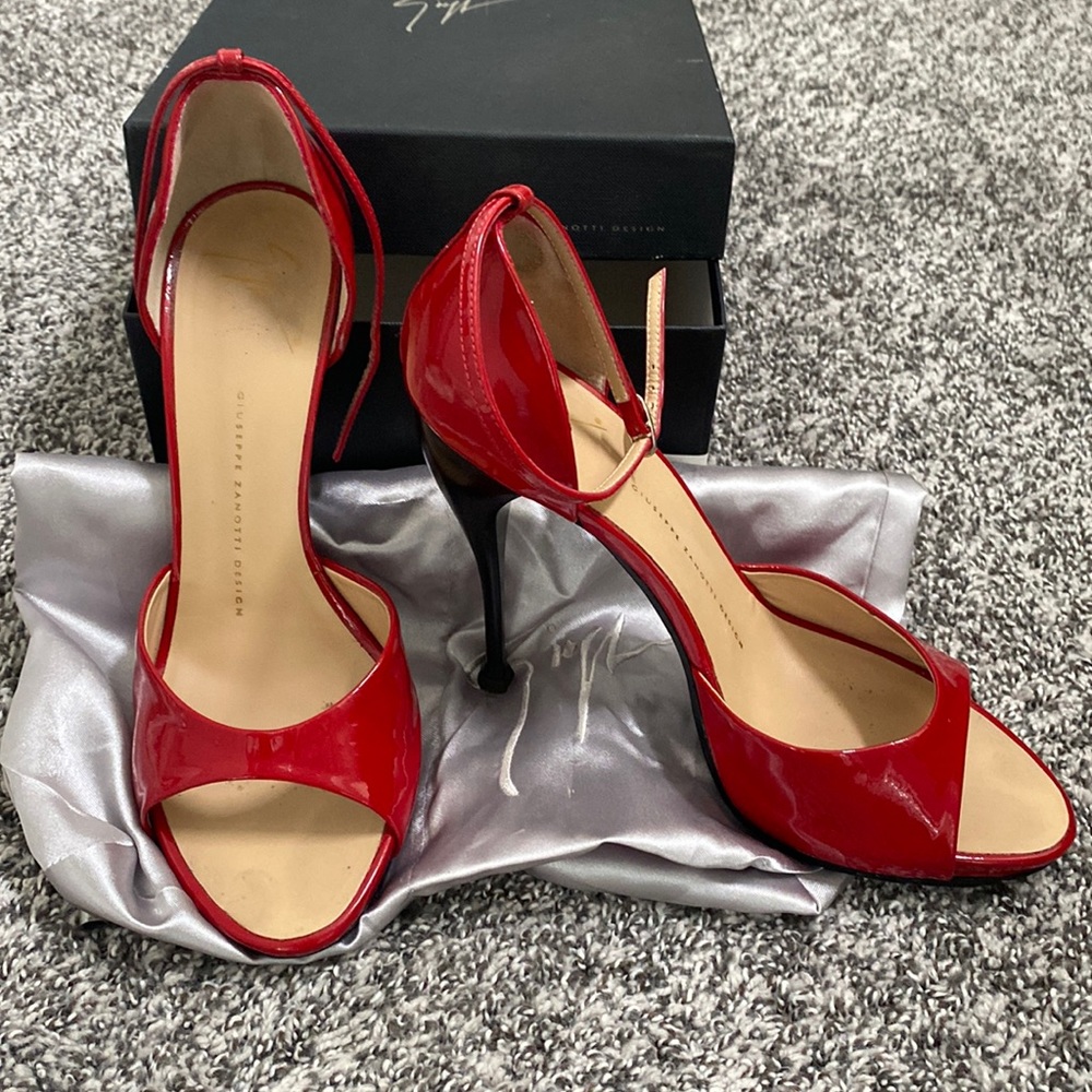 Red Giuseppe Zanotti Vernice Fiamma size 39 STUNNING